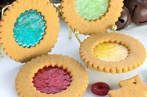 How to Make Stained Glass Cookies