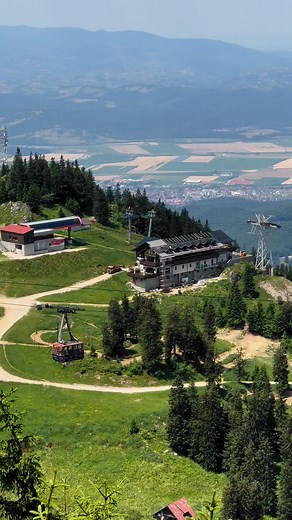 Poiana Brașov - Telecabina Capra Neagră! 🔝 Visit Brasov Romania 🇷🇴 #travel #explore #poianabrasov #romania #munte #telecabina #anateleferic #carpathian #mountain #postavaru | Visit Brasov Romania
