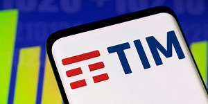 Telecom Italia Gets $1.6 Bln in Bridge Financing Until Close of Network Sale