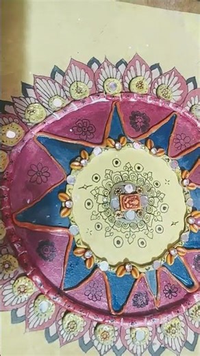 hey guys 👋 let's make a mandala with moldit clay