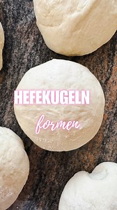 13K views · 20 reactions | Die perfekten Kugeln aus Hefeteig ganz einfach formen- und zwar mit einem Glas! Mehr braucht ihr nicht dafür 朗 Egal ob ihr herzhafte Brötchen oder süße Teilchen macht- der Trick funktioniert immer! Einfach ein Stück Teig mit einem Glas abtrennen und darin rollen. Fertig ist die perfekte Kugel  Habt ihr das schon mal ausprobiert? 殺 #hefeteig #hefeteigliebe #kitchenhacks #backen #backrezepte #sheepysbakery | Sheepy's Bakery | Facebook