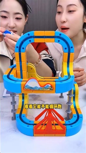 How to Build an Impossible Circular Train Track! 🚂🌀