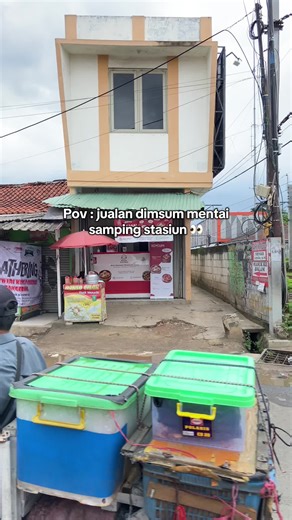 Jualan Dimsum Mentai Samping Stasiun Pondok Ranji