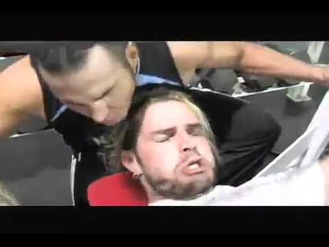 Jeff Hardy Lifts 500 Pounds in Bench Press.flv