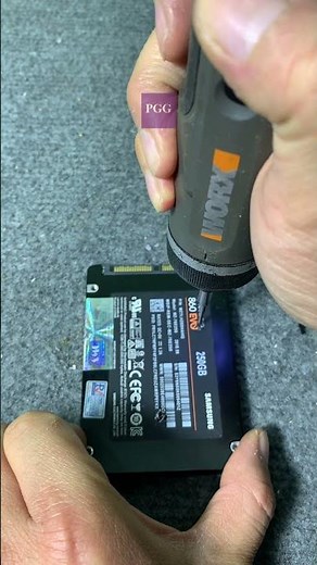 What's inside a SAMSUNG SSD #shorts