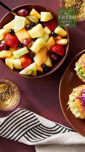 Dinner made easy! This week’s Little Big Meal serves 4 for one amazing price choose Chicken or Seafood Sandwiches and enjoy a delicious, ready‑to‑cook meal in minutes! Shop here: https://bit.ly/4at4DvV | The Fresh Market