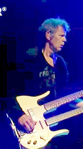 BRUTAL Double Neck Bass Destroys Radar Love