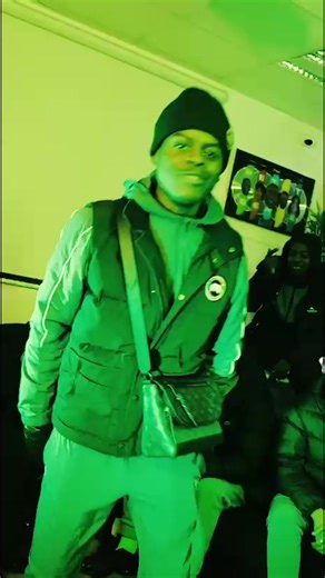 DISPONIBLE L’ÉQUIPE ! @👊🏾 #vrmlp #CMM #pourtoi