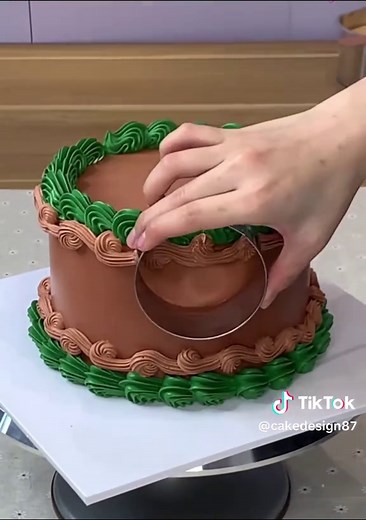 This Floral Cake is Simple Stunning | cake