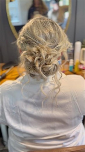 The full bridal party! #hairstyles #blonde #weddinghairstyles #bride