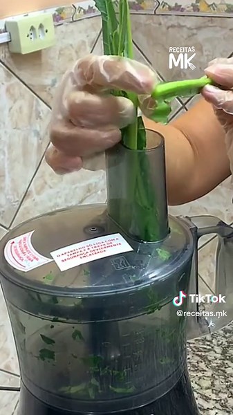 Como Cortar Couve Verde No Processador de Alimentos #couve #processadordealimentos #tutorialculinario #vaiprofycaramba