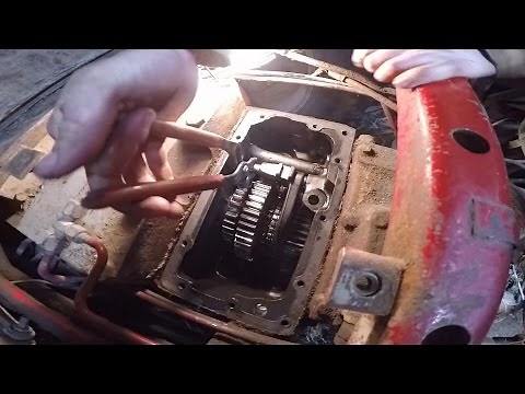 IH 1086 - Removing Side and High/Low Shift Transmission Cover