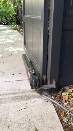 Liftmaster swing gate