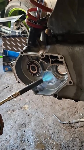 1.7K views | tutorial on how to install a tank using the heating method #mechanic #skills #Diy #reel | Toyo bengkel | Facebook