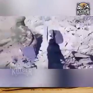 🚨🚨طالبان رجیم کی سہولت کاری میں دہشت گردوں کی پاکستان میں دراندازی کا ایک اور ویڈیو ثبوت منظر عام پر؛ ویڈیو میں دیکھا جاسکتا ہے کہ دہشت گرد سرحد پر لگی خاردار تاروں کو کاٹ کر پاکستان میں داخل ہوتے ہیں