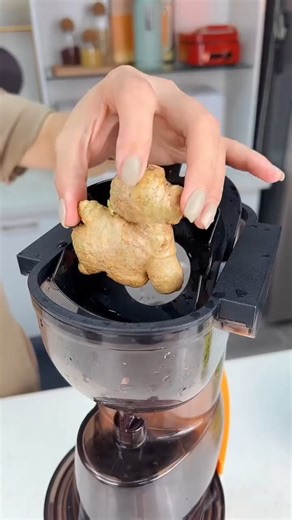 Fresh juice every time This cold press juicer extracts maximum nutrients flavor Quiet efficient Works with fruits veggies Easy to clean | Cool Like VE