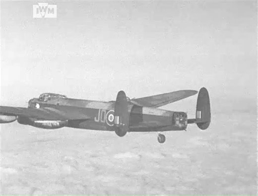 A day attack by Avro Lancaster bombers of RAAF 463 Squadron against German positions in front of a mainly American ground attack in the Caumont-Villiers Bocage area, France, July 1944. The footage was filmed by on board cameras from a camera plane piloted by Flight Lieutenant Merrill. You can find the full footage on our film website here: https://bit.ly/4fpapR8 Film: IWM OPX 185 | Imperial War Museum London