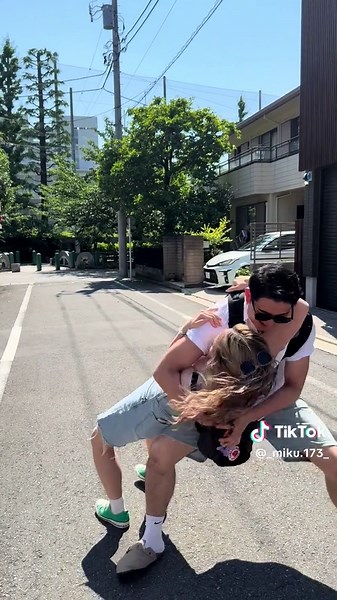 私たちカップルのじゃれあいはいつも本気の勝負🔥👊🏽#fyp #04 #02 #カップル #カップルの日常 #カップル動画 #日体大 #体育大学生 #大学生カップル #案件待ってます