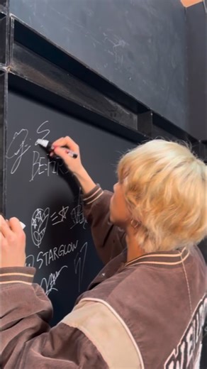 CDTV♪TBSテレビ on Instagram: "#CDTVライブライブ インスタ限定！激レア★サインムービー配信中 #BEFIRST のみなさん ジャクソン5の「I Want You Back」をリメイクカバーで披露していただきました🕺 かっこいいアレンジが心に引き込まれました🎧！！ 素敵なステージをありがとうございました♪ #CDTV #TBS"