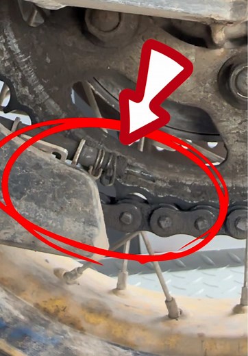 Chain oiler modification by Twojokersoffroad - Swizerland to penang malaysia with rk OEM chain and sprockets 36,000 km travel still steady !!! #rkchain #modify #rkchainsandsprockets #switzerland #penang #malaysia #traveller #padu #mantap #rktakasago #rktakasagochain #motorcycle #touringbike #longjourney #gomotogarage @RK Takasago Chain