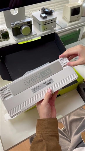 As its name suggests, this keyboard's lighting is amazing. VGN keyboard, magnetic switch keyboard