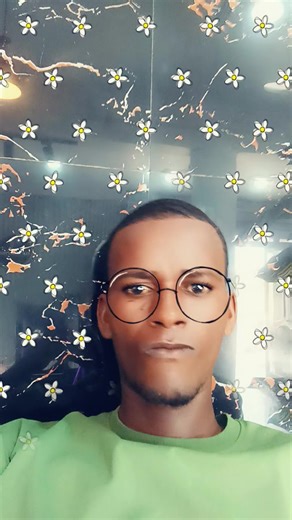 Eddi👋 (@user28012275587965)’s videos with original sound - Eddi👋