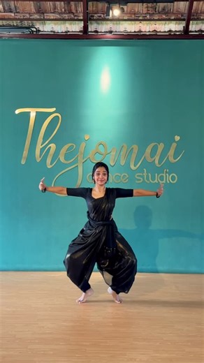 Kavya Madhav on Instagram: "Jathi 💃🏻 Audio credits : @rlvanand Choreo : @arjun.kanth"