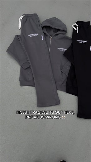 Welke kleur zou jij nemen? Shop jouw favoriete items op www.attractedtoblack.nl #clothingbrand #brandbuilding #kledingmerk #voorjou #longsleeve