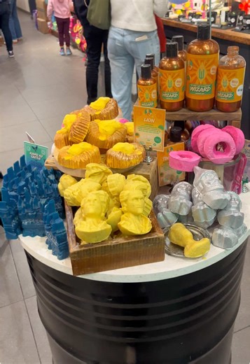 LUSH ASMR Shopping Experience and Whispering Techniques