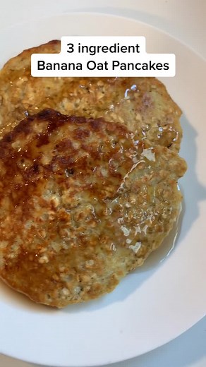 Easy 3-Ingredient Banana Oat Pancakes Recipe
