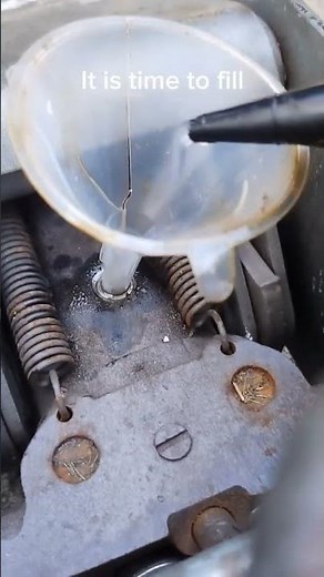 Refilling your Hydraulic floor Jack #mechanic #jack #hydraulic #refill