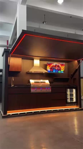 Want to WIN an outdoor kitchen? 👨‍🍳🎁 You know what to do 🔥 - Powder coated stainless steel build - Electric opening door via remote - LED lights all round - Gas bbq grill - Sink and water top - Fridge - Tv - Built in speakers - Wine rack - Double sockets - Hosepipe and tool cabinet on the side What an addition for any garden! Imagine this: Summer night world cup steaks burgers beer. We have a few left for delivery in end of May, first week in June, any new orders is 2-3 months from order 👌 