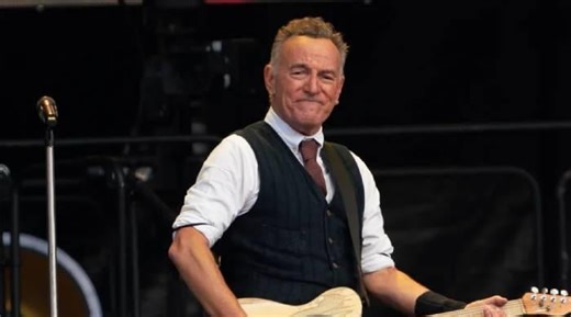 Bruce Springsteen breaks silence on being a 'billionaire'