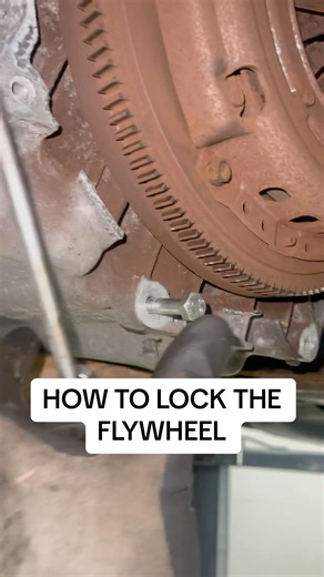How to Lock the flywheel!!