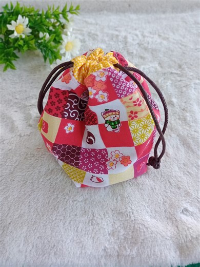 4.1K views · 47 reactions | Easy How to make drawstring mini bag | sewing #sewing #diy #handmade #diybag #sewingideas #sewingtips #sewingprojects #sewingtutorial #drawstringbag #holiday #holidaydecor | Diy By.rutchanoo | Facebook