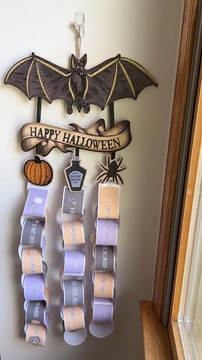 f you want just one simple DIY for Halloween, you can do these paper chains. They’re classic, they’re easy, and if you don’t want to make your own- I have the template ready for you. For free. You can leave it as is, OR write an activity to do every day on the back. Either way, kids will love these. Just comment “chain” and I’ll send it your way 🎃 👻 #ideasforkids #craftsforkids #halloweencraft #halloween #ideas | Celena Kinsey