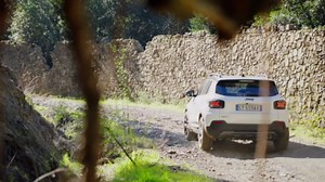 Jeep® Avenger 4xe Off-road Driving