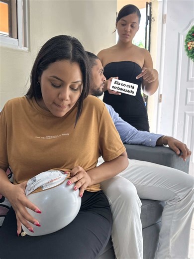 Su empleada le mostró la verdad. His employee showed him the truth. #reflections #surprise #comedy #shorts #shorts