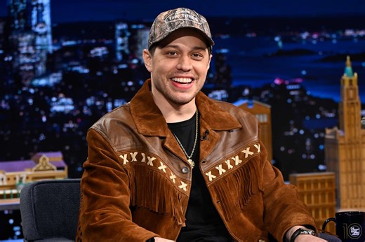 Pete Davidson becomes the 'perfect boyfriend,' hard-launches his tattoo-free skin