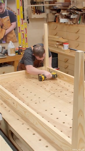 A Simple DIY Shaker Table Build #shakertable #tablebuild #woodentable #woodenfurniture #woodenfurnituredesign #diy | Jay's Custom Creations