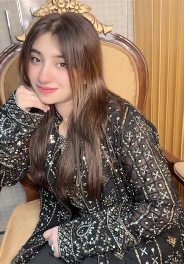 Stunning Bridal Looks from Thrift Store Finds