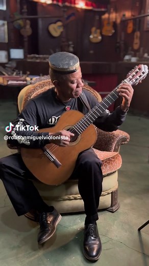 SHOW DAS PODEROSAS- ANITTA #violão #anitta #showdaspoderosas@Anitta