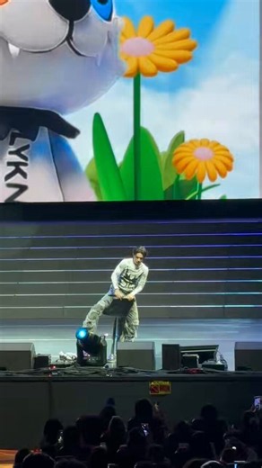 WILLIAM BABY?!? 😭😭😭ba careful my boy, you’re so chaotic you almost fall #LYKNDuskAndDawnxMacau #williamjkp