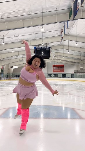 111K views · 5.6K reactions | FINALLY got this knee slide without falling out of it沈 bloopers posted on my story outfit linked in bio in my LTK - set from @popflex_active | Laine Dubin | Facebook