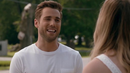 Who Are the Actors in Schitt’s Creek: Meet the Cast of the Hit Comedy - TVovermind