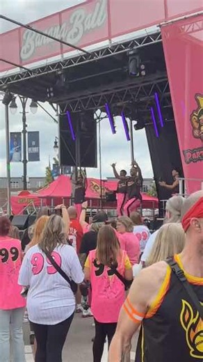 Live from Comerica Park at Banana Ball! 🎤🍌 The Firefighters and Party Animals are facing off in Detroit’s two-night stop on the World Tour, Sept 18 and 19. Banana Ball is the fast-paced, entertainment-first version of baseball. The goal is a game that never drags and always has something happening. ⚾🔥 📸: DarrylinHorneTV