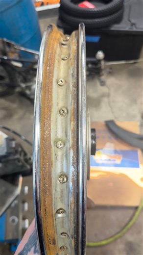 1972 jt2 60 wheels getting cleaned up and trued with new shoes #restoration #repair #vintage #motorcycles #yamaha | Baumer's Cycle