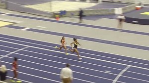 MUST WATCH FROM OVER THE WEEKEND: Down by four seconds heading into the 4x400 relay anchor leg, @UMichTrack's Ziyah Holman blasts a 51.79 split to bring the Wolverines all the way back for the win. #GoBlue 〽️🔵 | University of Michigan Athletics
