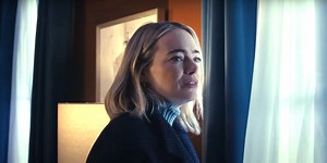 'SNL': Emma Stone Rides Through New York City in Her Birthday Suit