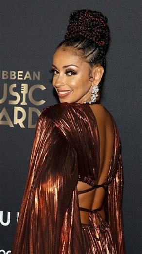 So by the way, I don’t know if y’all know this, but I made a whole album of Brandy mashups called Total Eclipse, which is a play off of Full Moon. Nobody caught that, but OK… 😂😂😂😂😂 So I can send you the link. I reposted this one because I really like the way this came out! #iComplexity, #iComplexityOriginal, #Mashup, #MashupMagic, #Brandy, #WhoIsSheToYou, #Mya, #MovingOn, #90sRNB, #2000sRNB, #SoulVibes, #RnBQueens, #BrandyNorwood | iComplexity